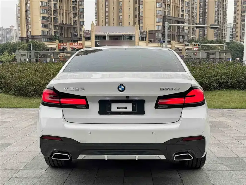 BMW 5 Series — фото 10
