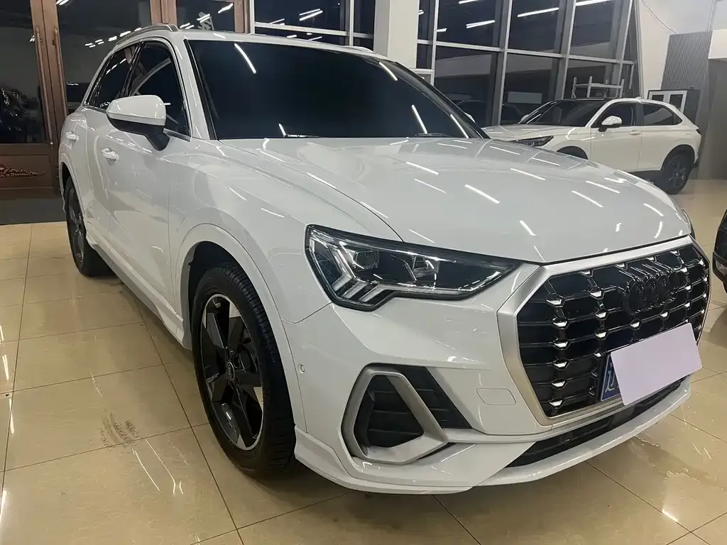 Audi Q3 2021 из CN, фото 3