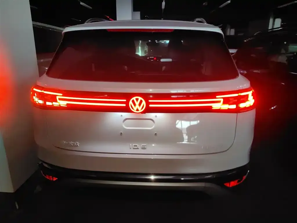 Volkswagen ID.6 Crozz 2023 из CN, фото 2