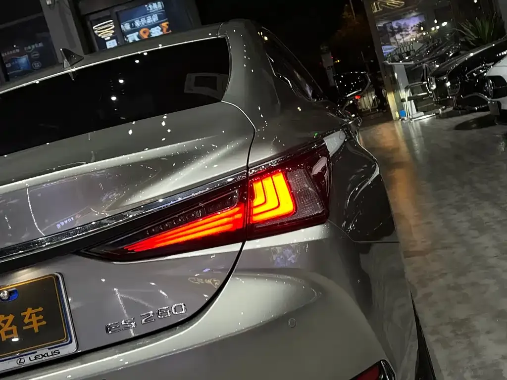 Lexus ES 2022 из CN, фото 7