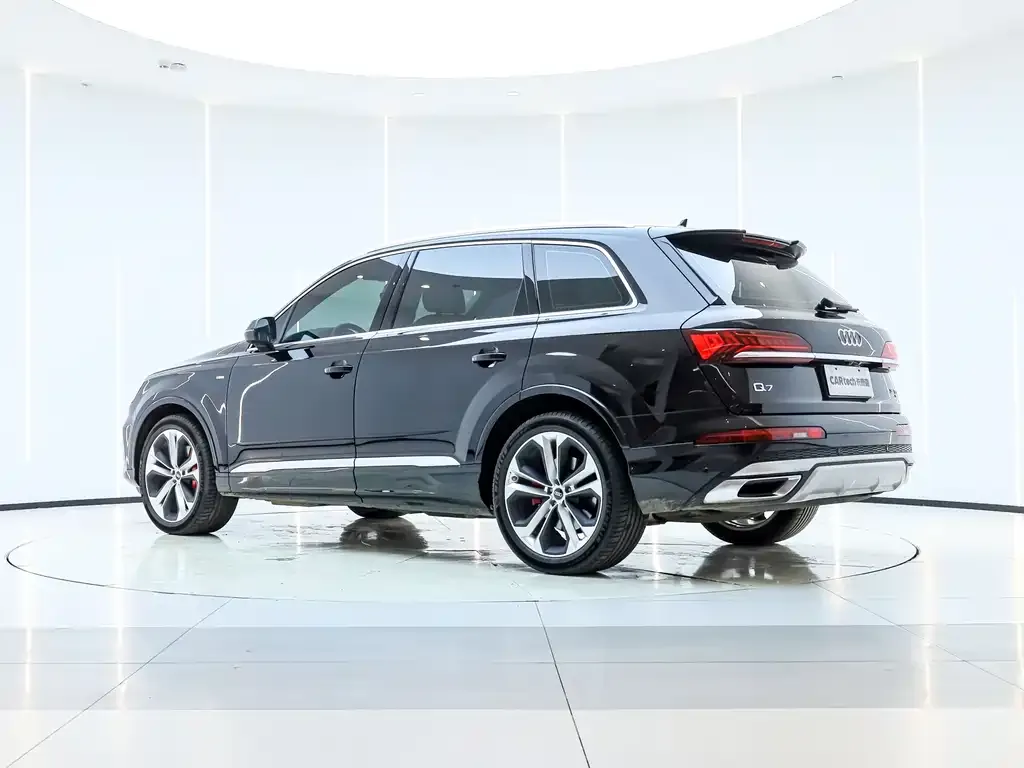 Audi Q7 — фото 5