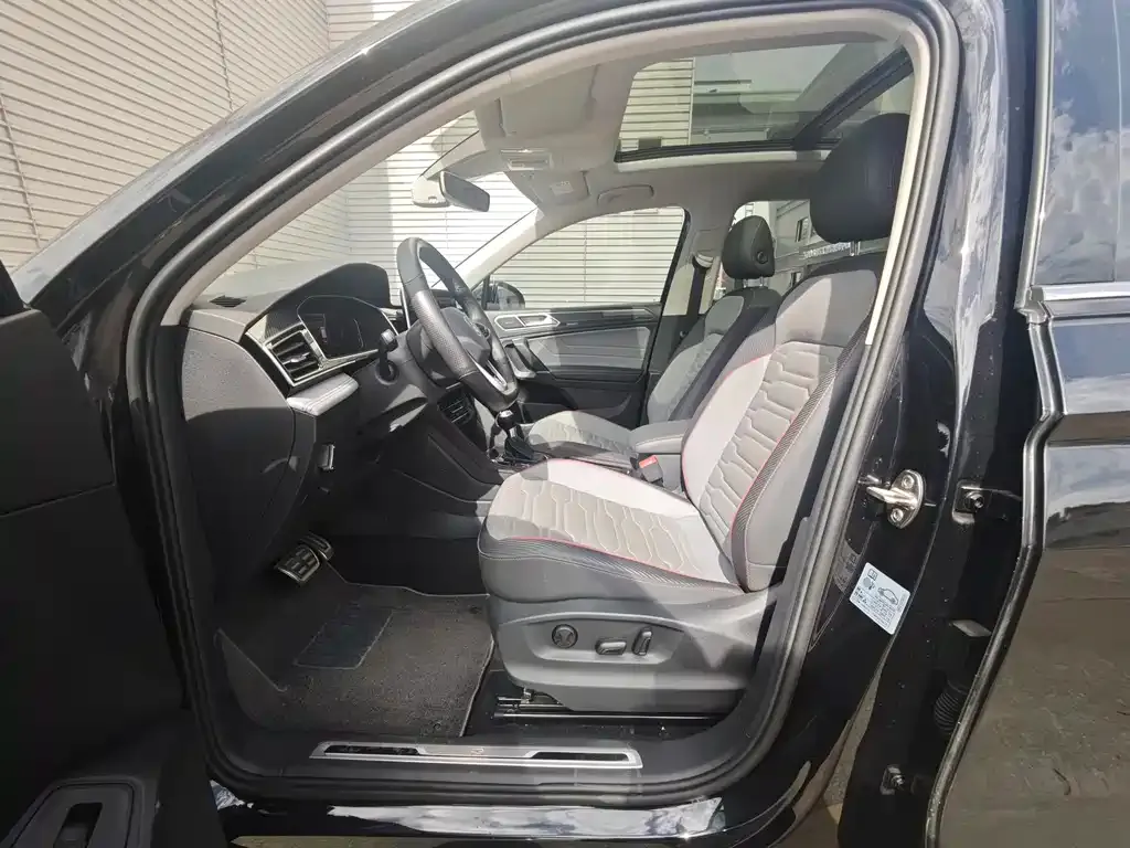 Volkswagen Tiguan L 2022 из CN, фото 7