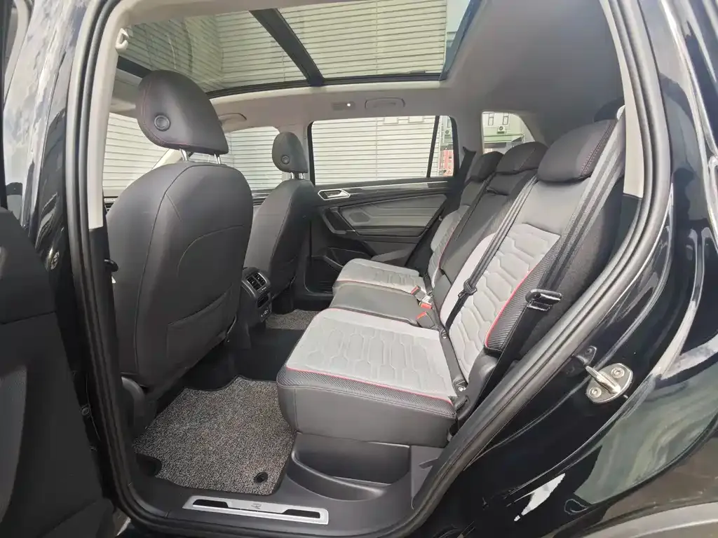 Volkswagen Tiguan L 2022 из CN, фото 8