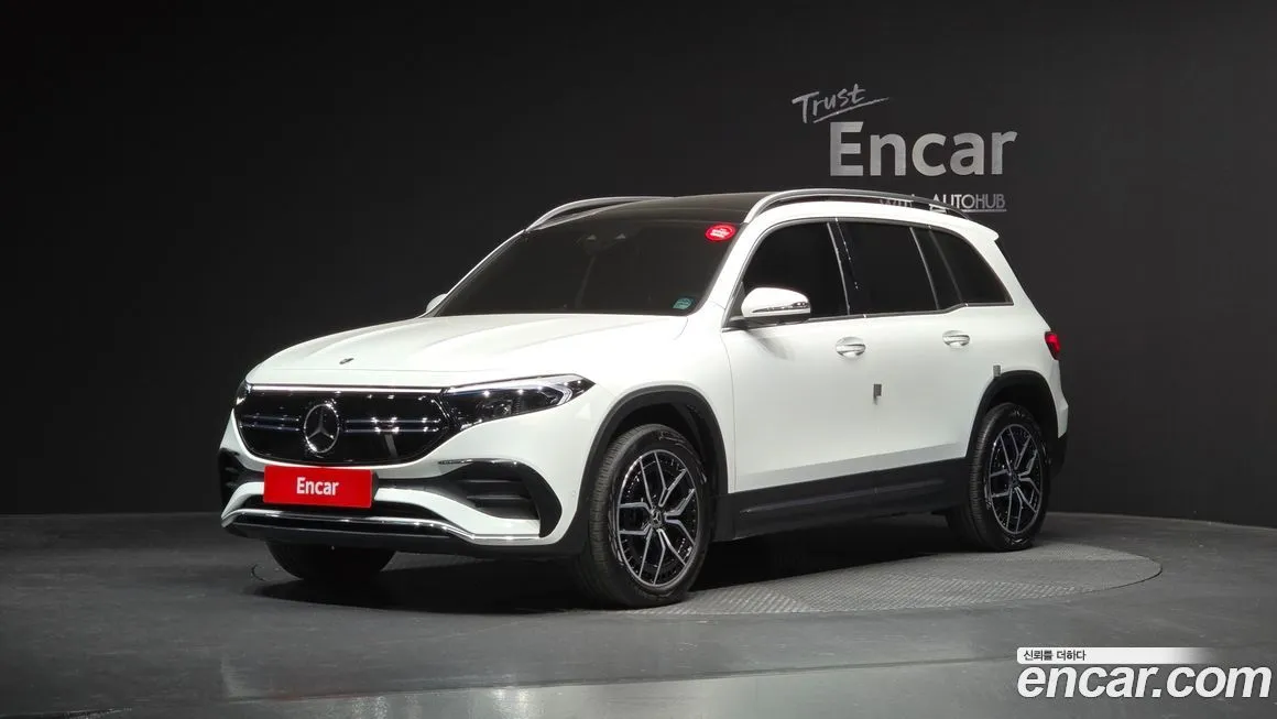 Mercedes-Benz EQB — фото 1