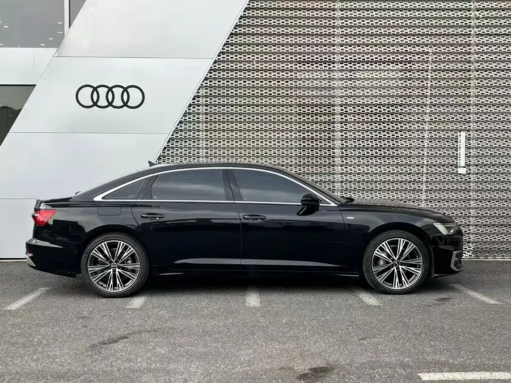 Audi A6L — фото 6