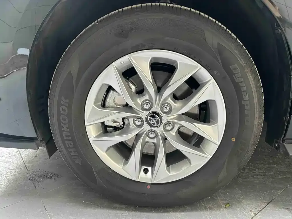 Toyota Granvia — фото 6