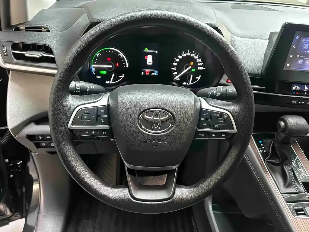 Toyota Granvia — фото 5