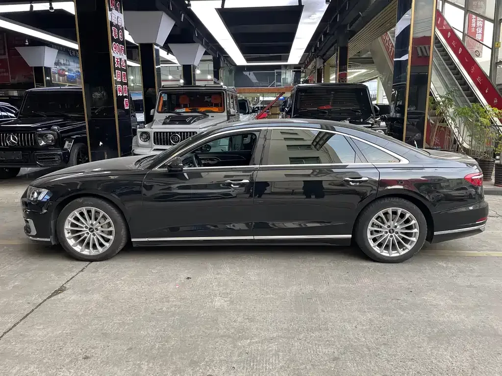 Audi A8 2021 из CN, фото 6