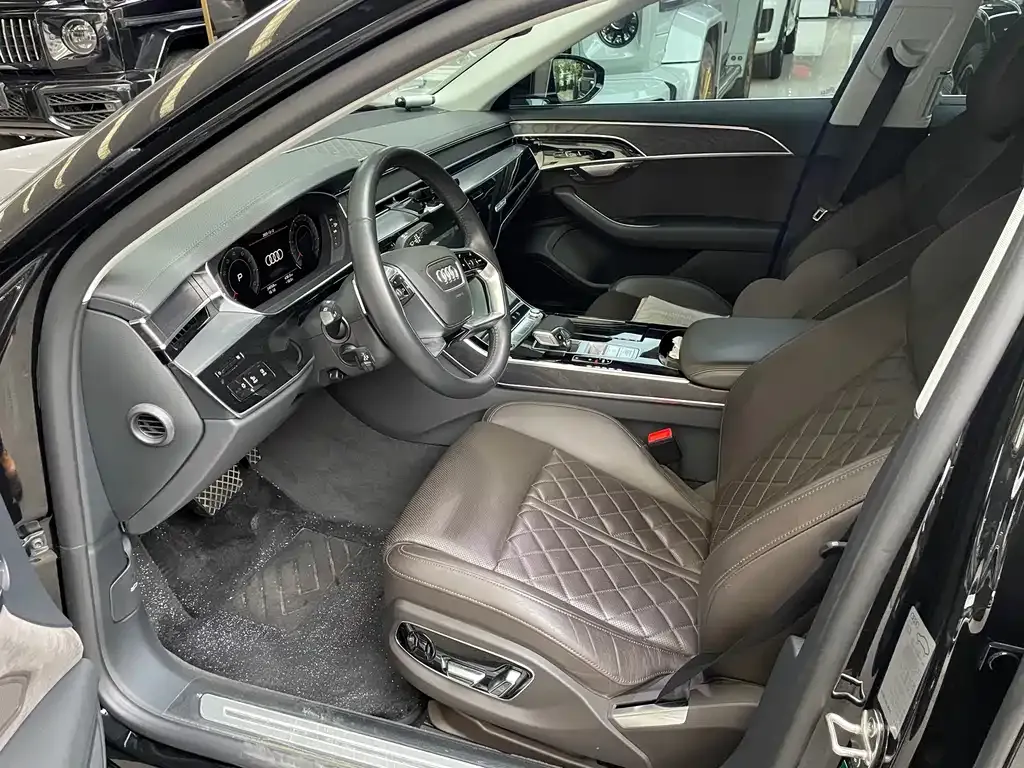 Audi A8 2021 из CN, фото 8