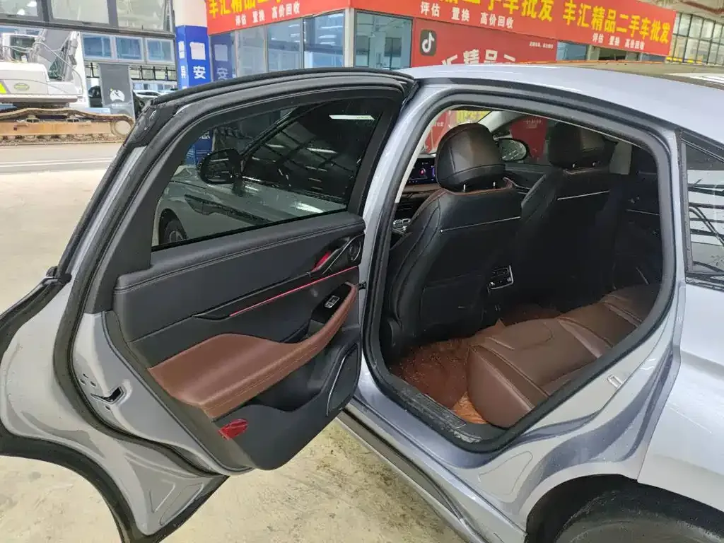 Lincoln Z 2024 из CN, фото 8