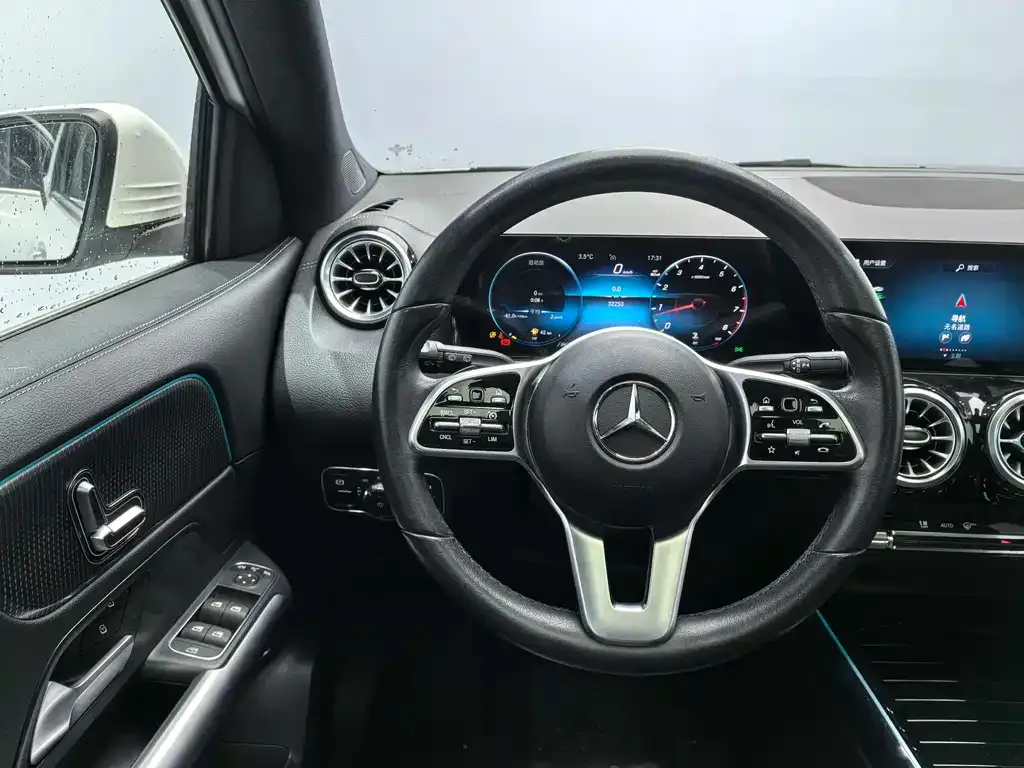 Mercedes-Benz GLA — фото 7