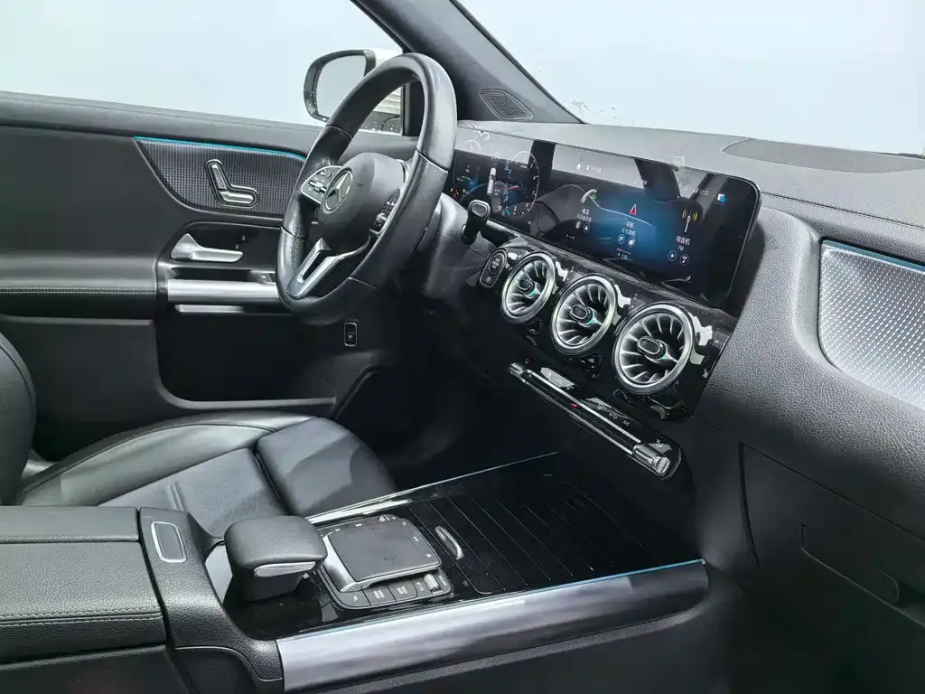 Mercedes-Benz GLA — фото 6