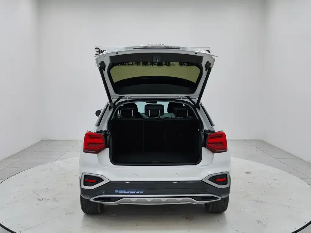 Audi Q2L 2022 из CN, фото 2