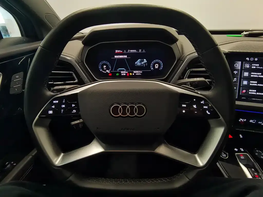 Audi Q4 e-tron 2025 из CN, фото 2