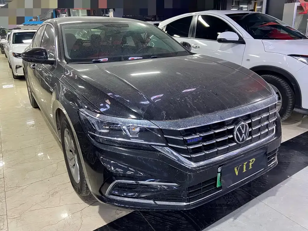 Volkswagen Passat New Energy — фото 3