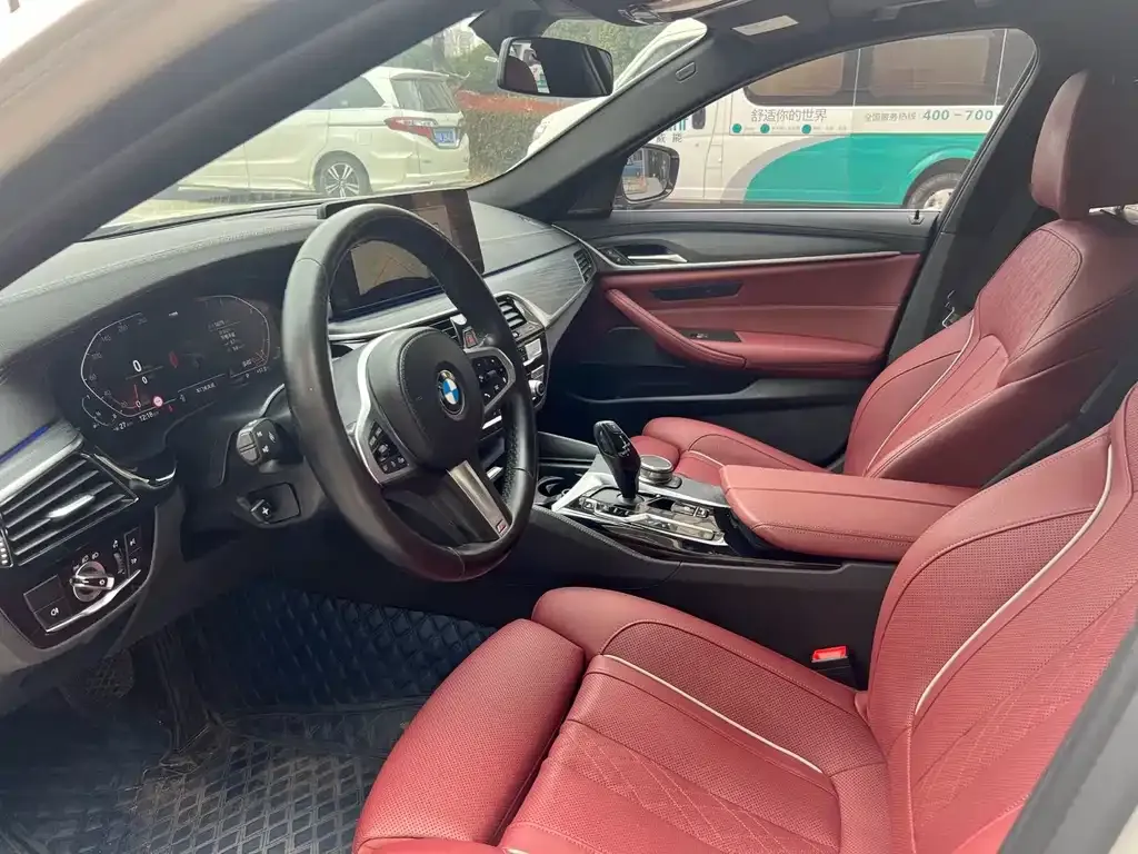 BMW 5 Series 2022 из CN, фото 5