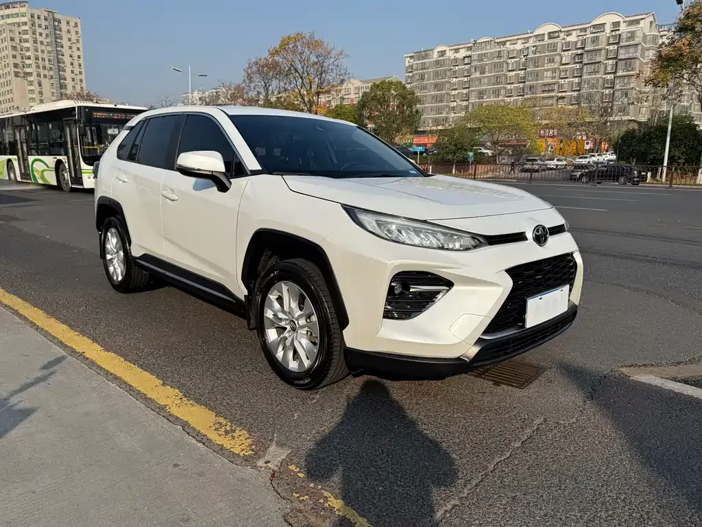 Toyota Wildlander — фото 10