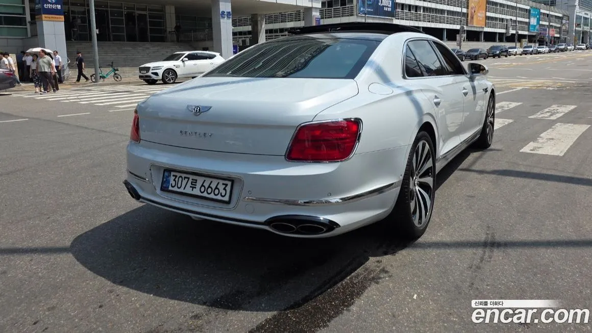 Bentley Flying Spur 2021 из KR, фото 4