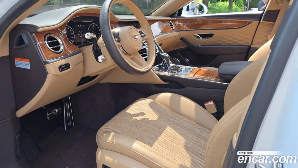 Bentley Flying Spur 2021 из KR, фото 5