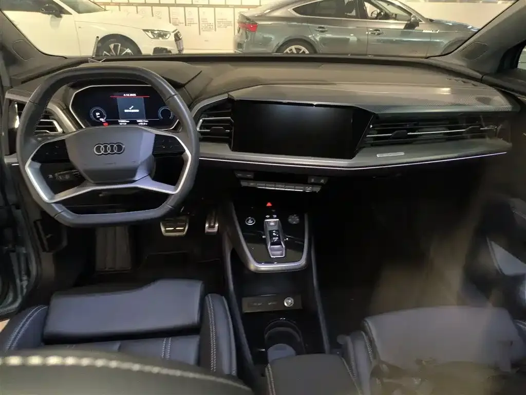 Audi Q4 e-tron — фото 10
