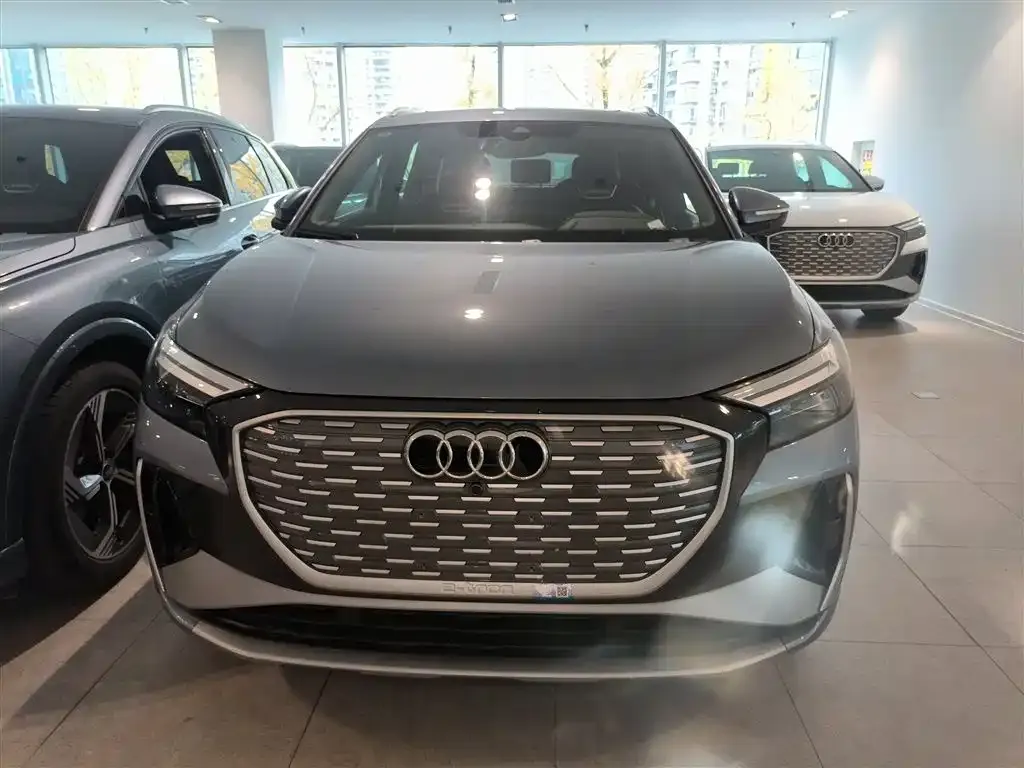Audi Q4 e-tron — фото 3