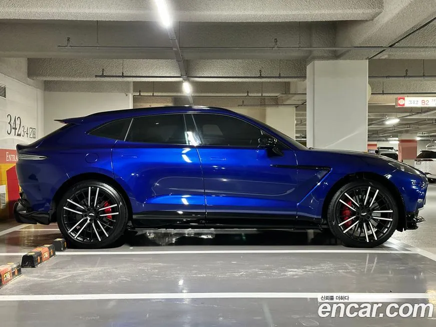 Aston Martin DBX 2024 из KR, фото 8