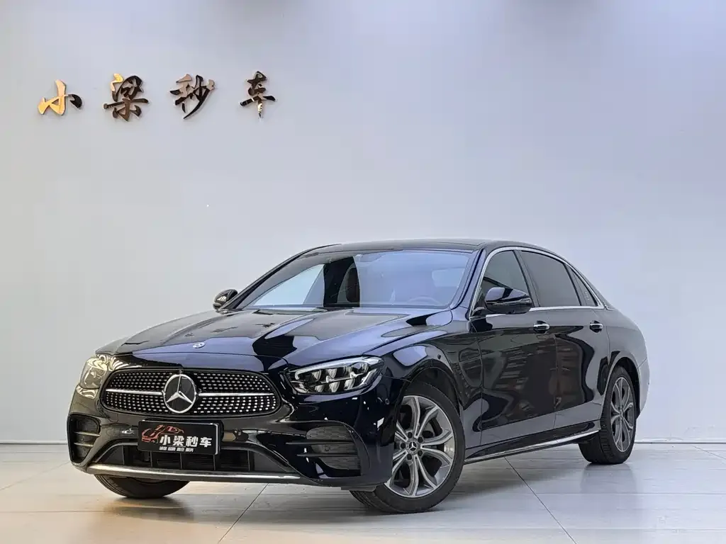 Mercedes-Benz E-Class — фото 1