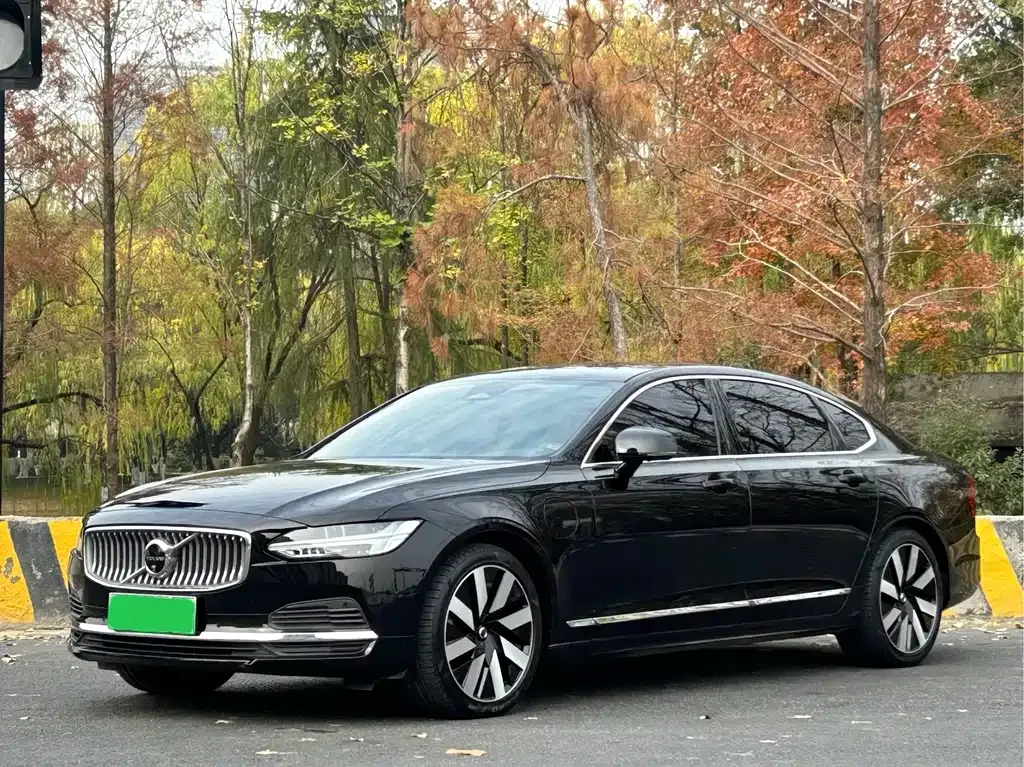 Volvo S90 PHEV — фото 1