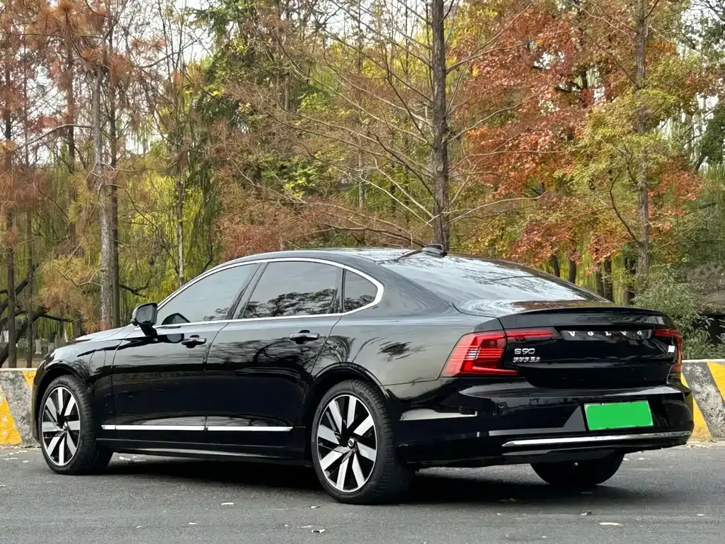 Volvo S90 PHEV — фото 10