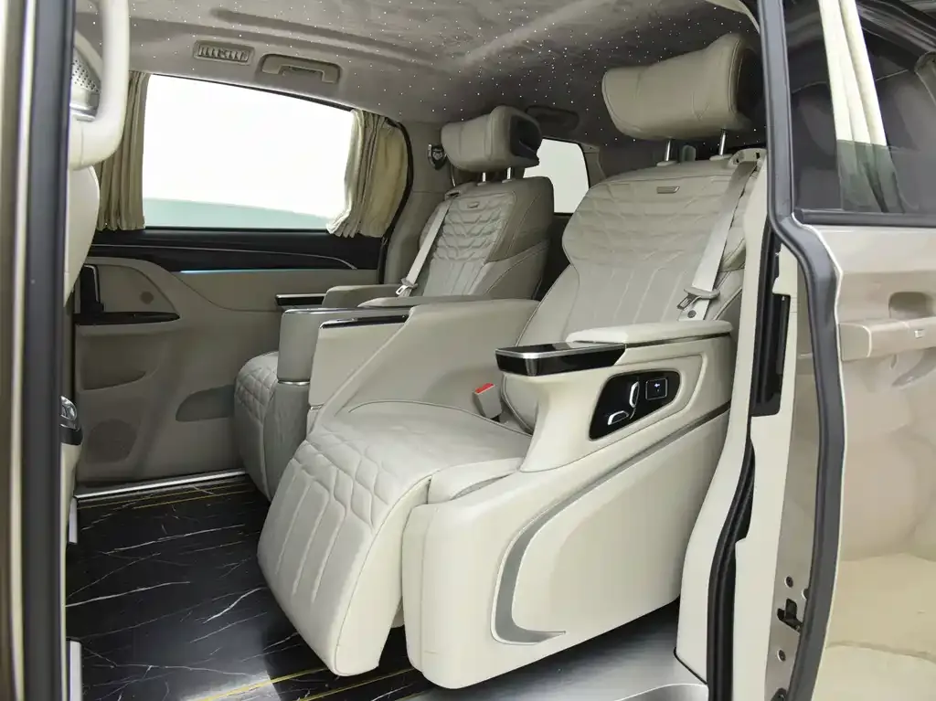 Buick GL8 2022 из CN, фото 10