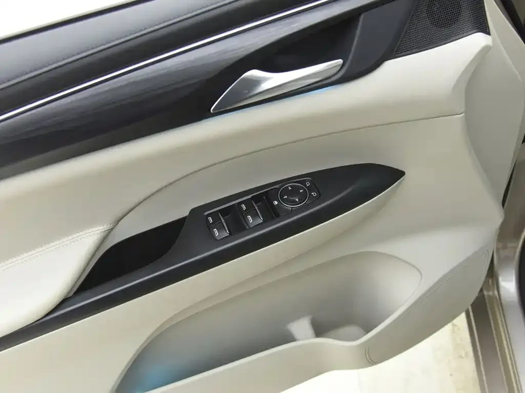 Buick GL8 2022 из CN, фото 3