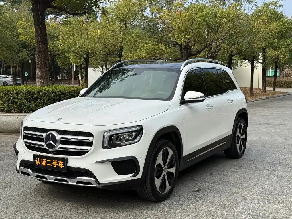 Mercedes-Benz GLB — фото 1