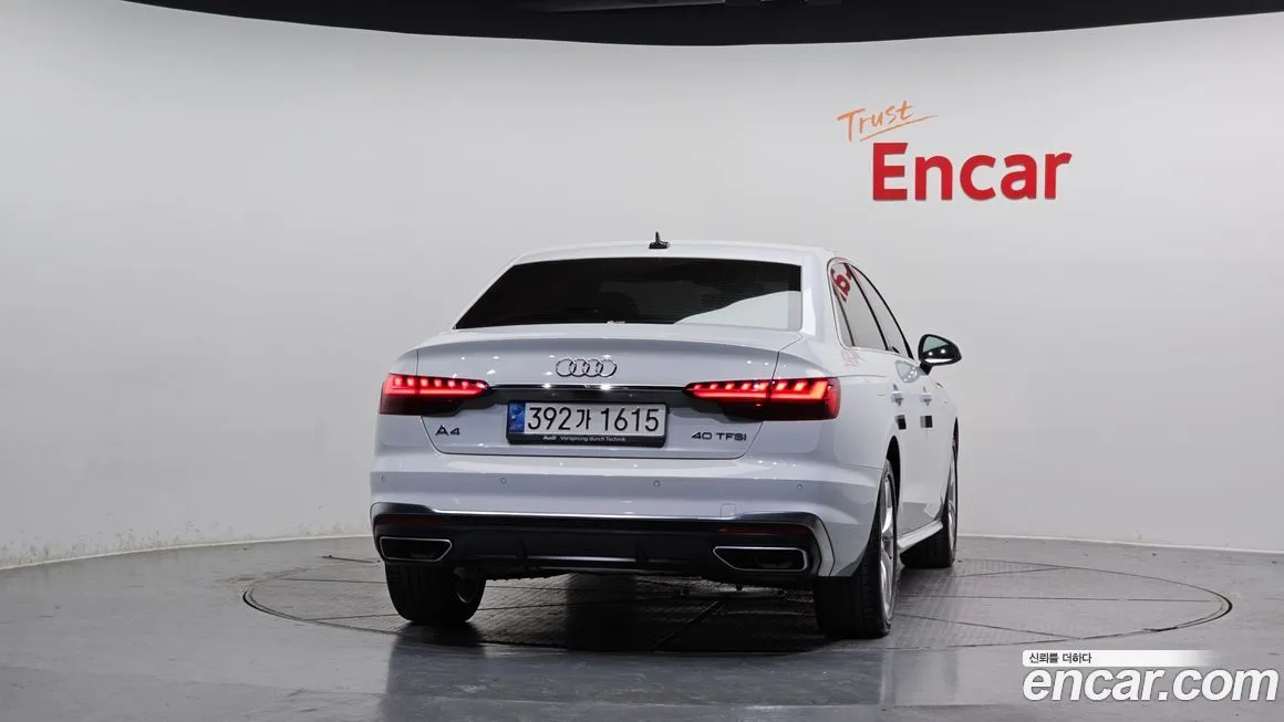 Audi A4 — фото 2