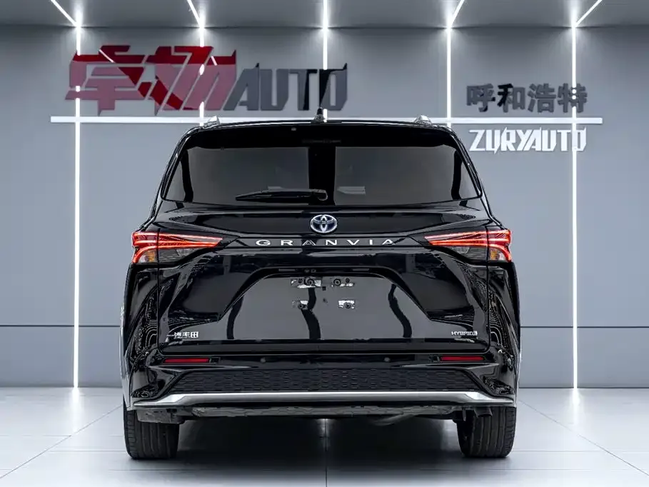 Toyota Granvia — фото 9