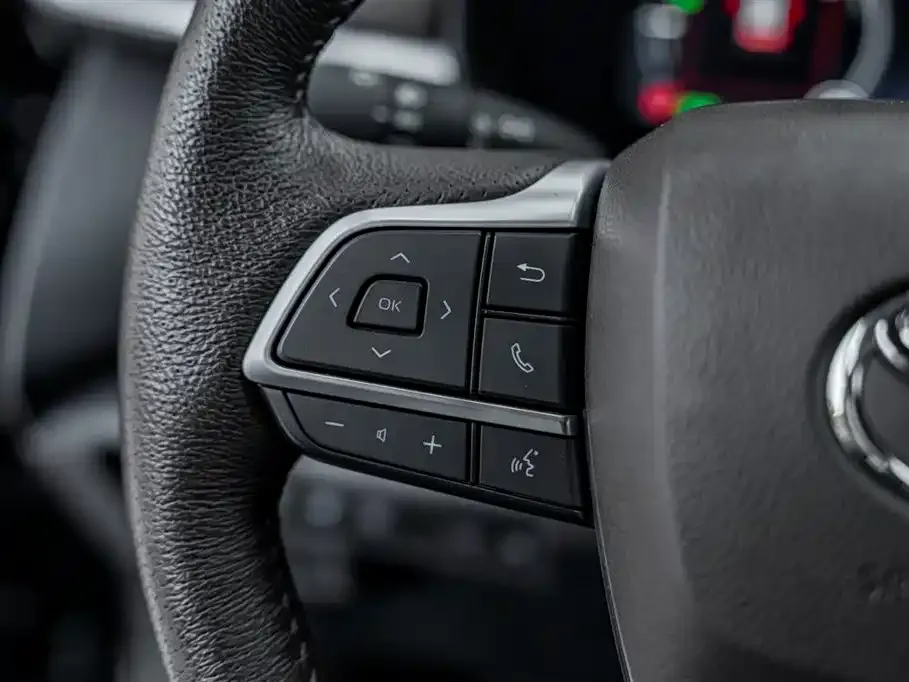 Toyota Granvia — фото 7