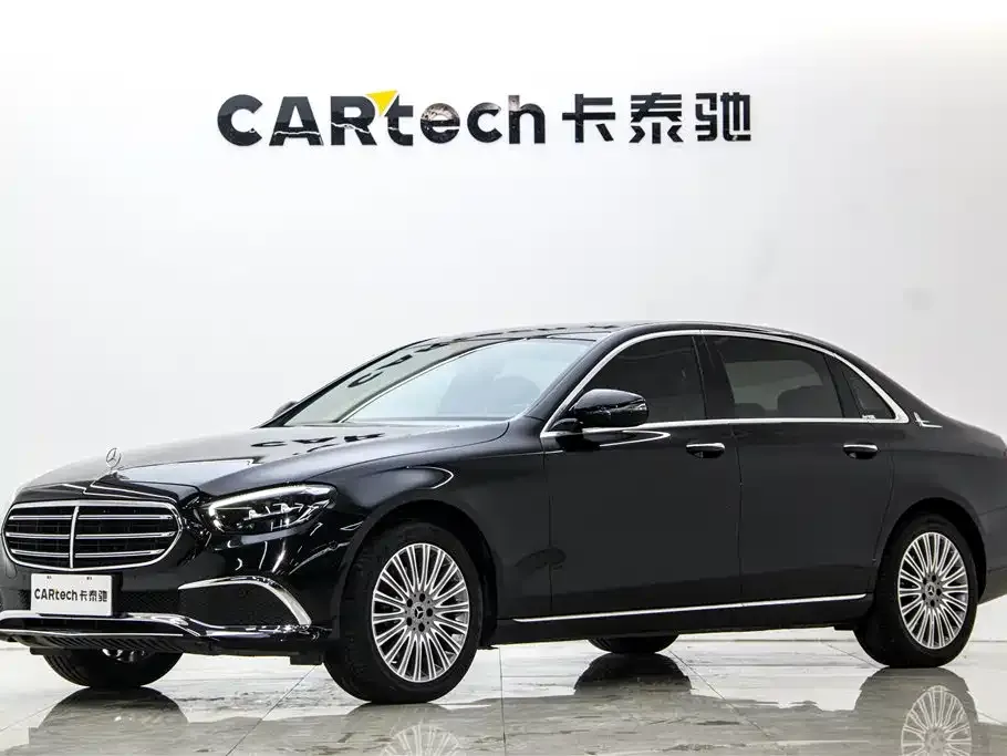 Mercedes-Benz E-Class — фото 1
