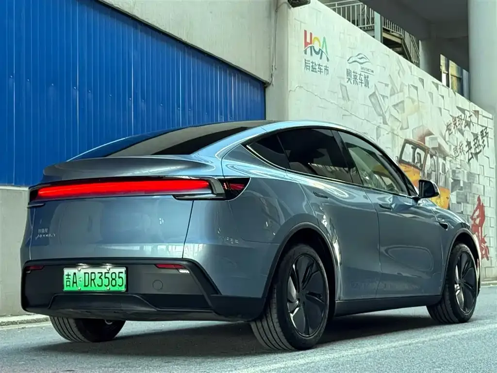 Tesla Model Y — фото 6