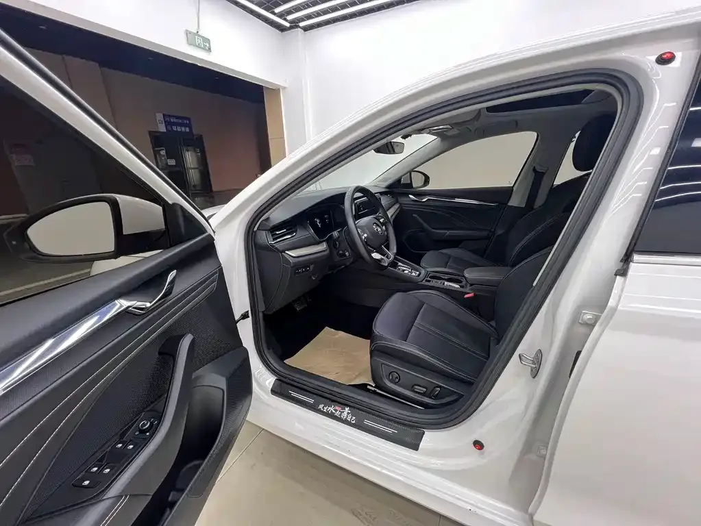 Skoda Octavia 2021 из CN, фото 7