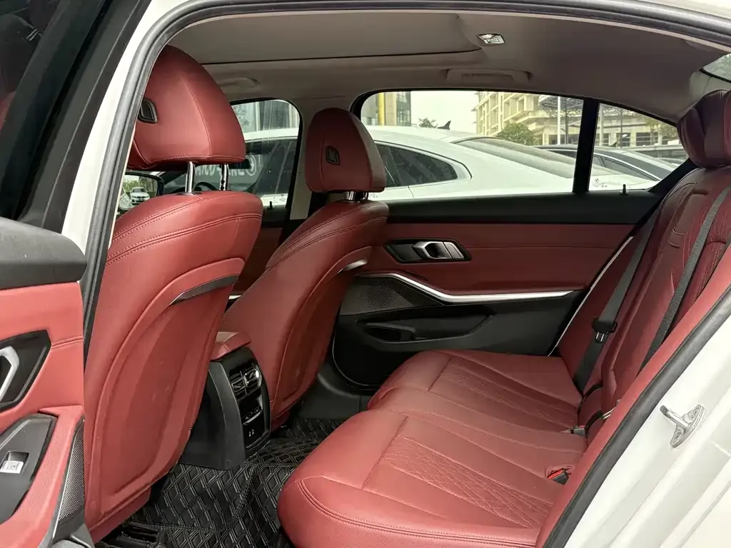BMW 3 Series 2024 из CN, фото 2