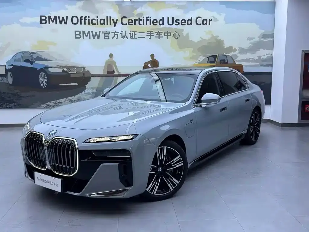 BMW i7 — фото 1