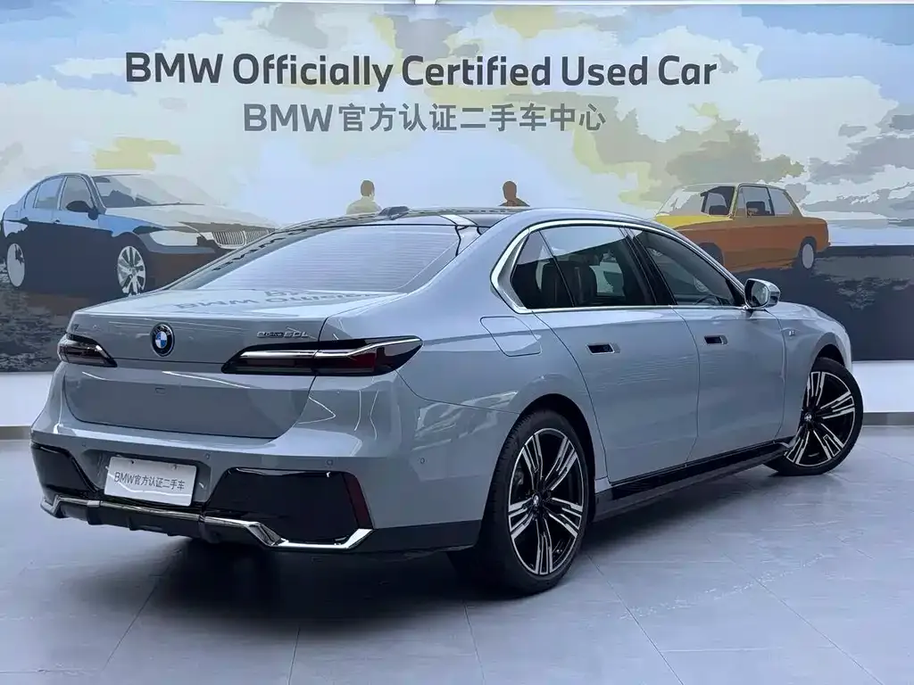 BMW i7 — фото 9