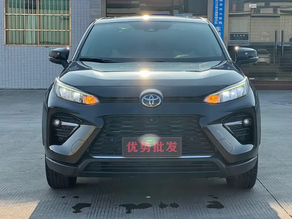 Toyota Wildlander 2023 из CN, фото 2