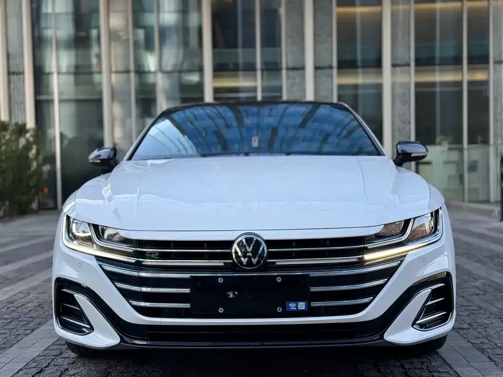 Volkswagen CC 2024 из CN, фото 2