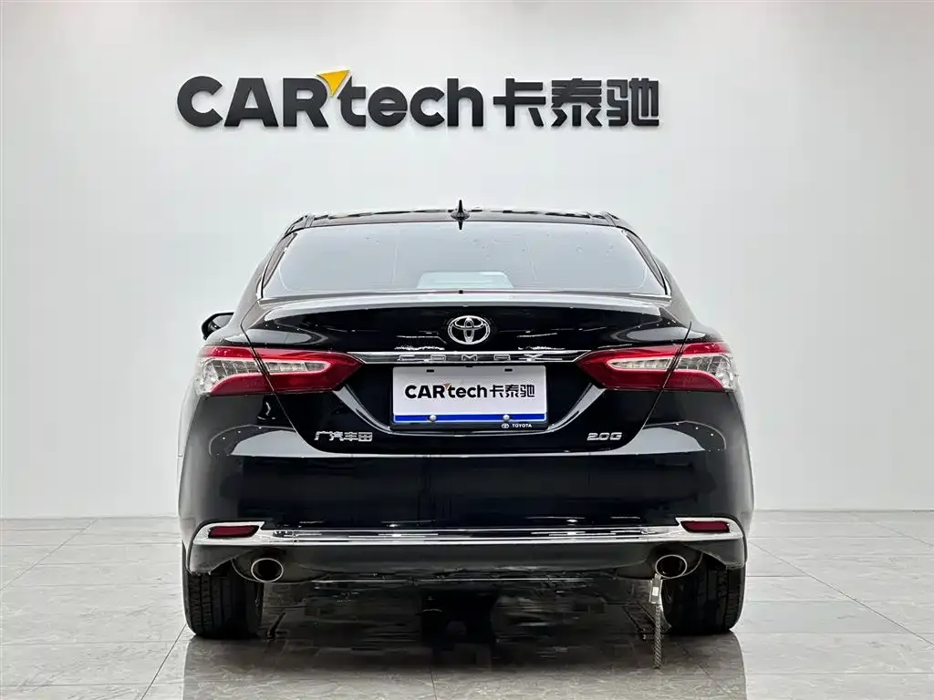 Toyota Camry — фото 3