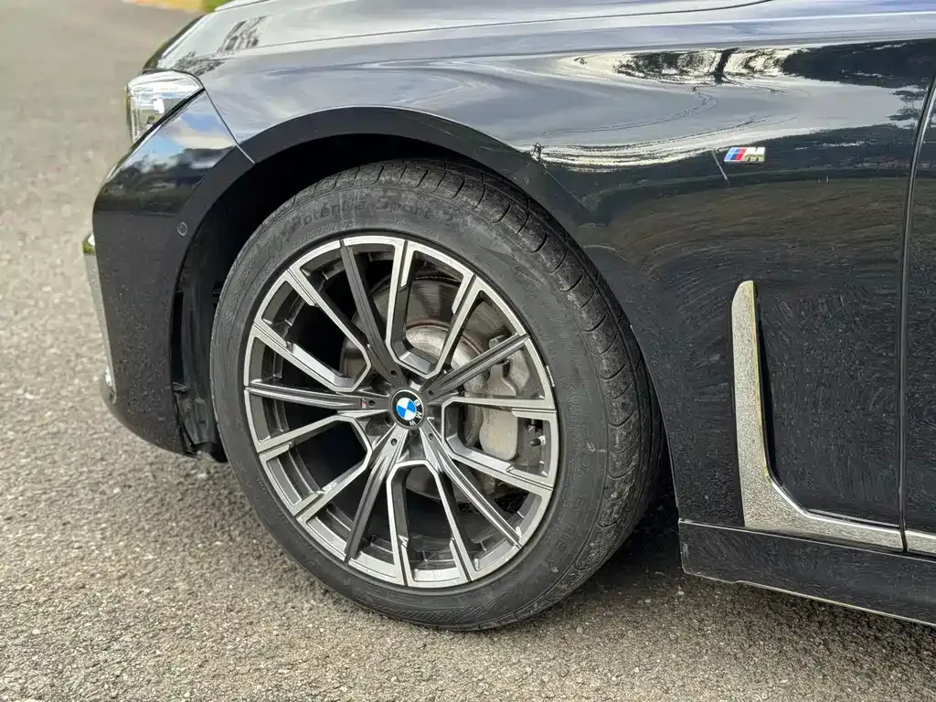 BMW 7 Series — фото 2