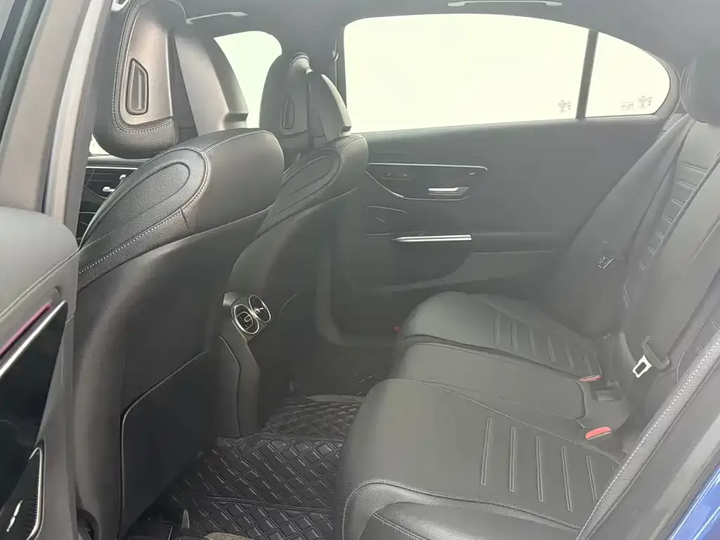 [object Object] C-Class 2022 из CN, фото 7