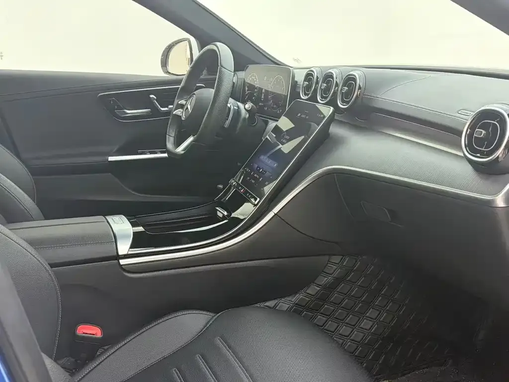 [object Object] C-Class 2022 из CN, фото 9