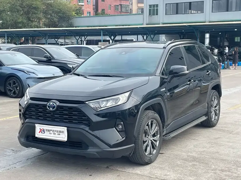 Toyota RAV4 2024 из CN, фото 1