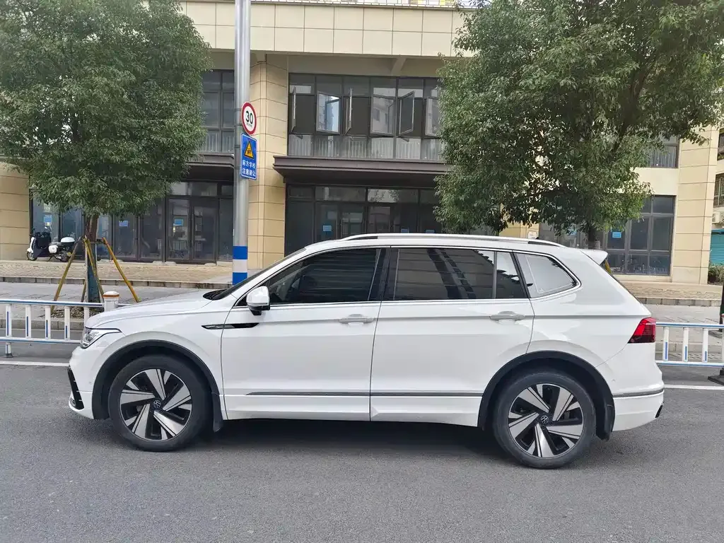 [object Object] Tiguan L 2023 из CN, фото 3