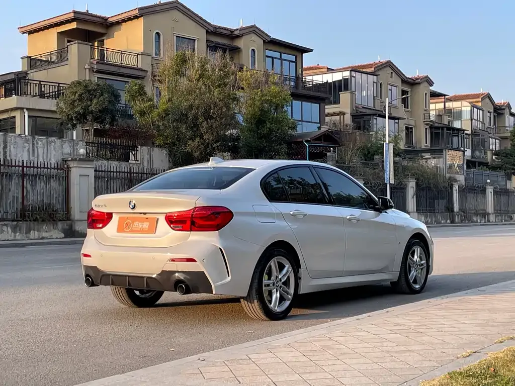 BMW 1 Series 2022 из CN, фото 9